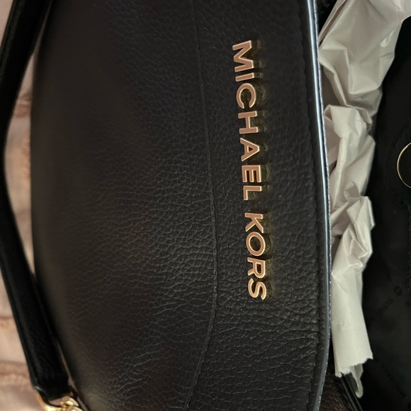 Micheal Kors - Picture 3 of 7